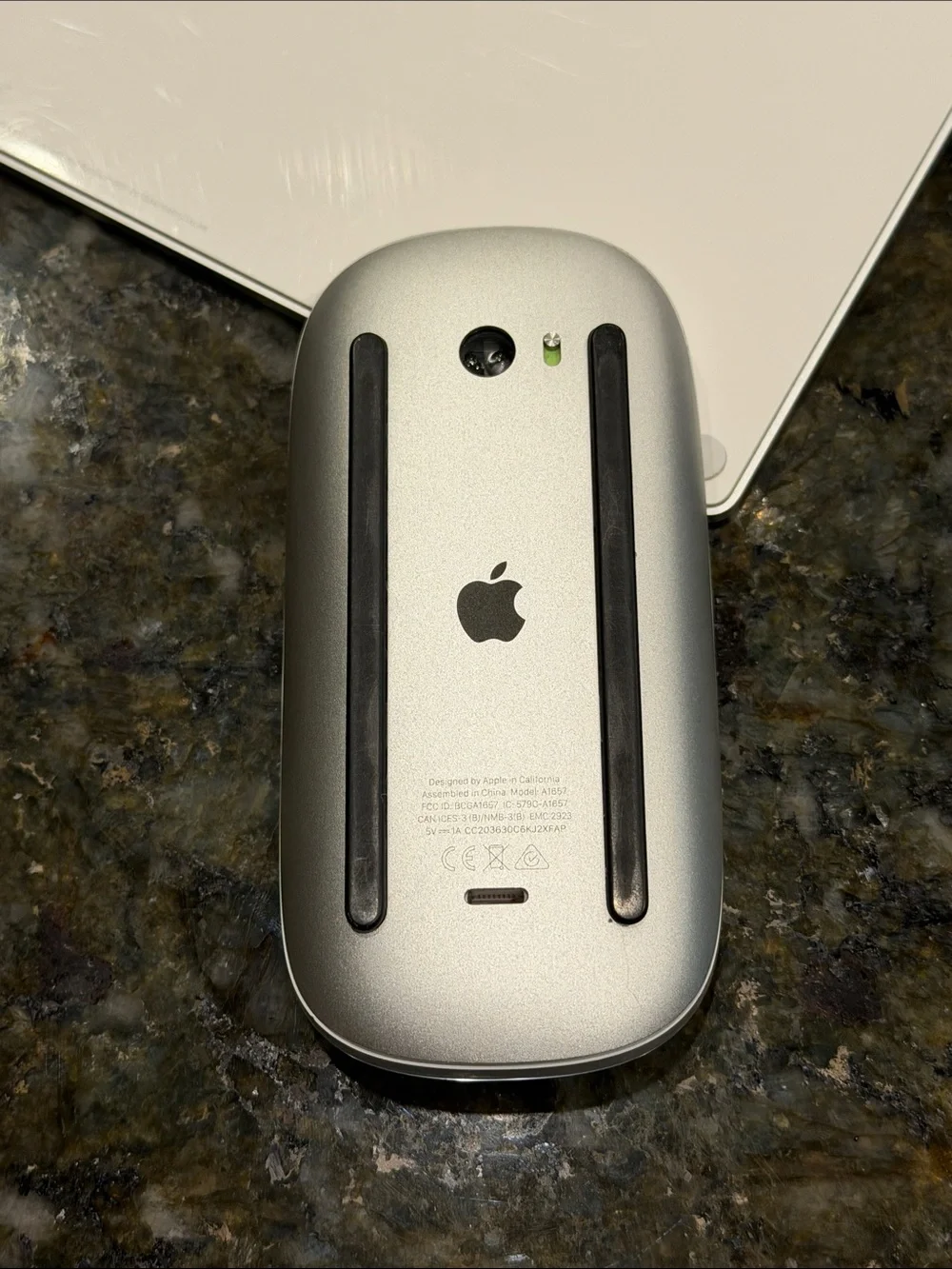 Apple White Wireless Keyboard with White Magic Mouse
